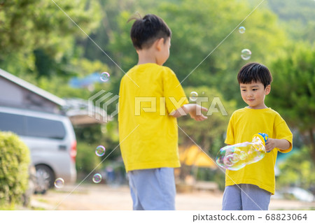 Family lifestyle sibling travel Family lifestyle sibling travel 68823064