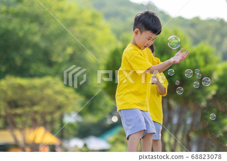 Family lifestyle sibling travel Family lifestyle sibling travel 68823078