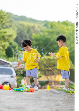 Family lifestyle sibling travel Family lifestyle sibling travel 68823097