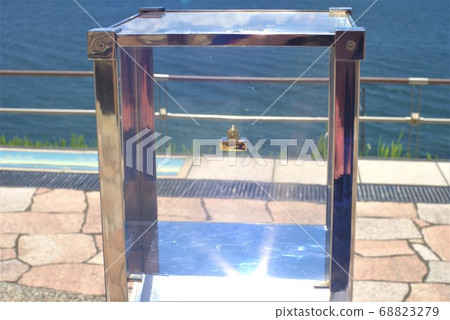 A replica of Kin-in, which is installed at Kin-in Park in Shiga Island, Fukuoka Prefecture. 68823279