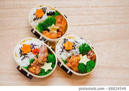 Deep-fried lunch box Halloween style Deep-fried lunch box Halloween style 68824549