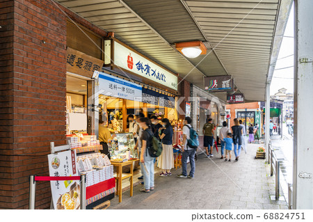 [Kanagawa] Downtown around Hakone Yumoto Station 68824751
