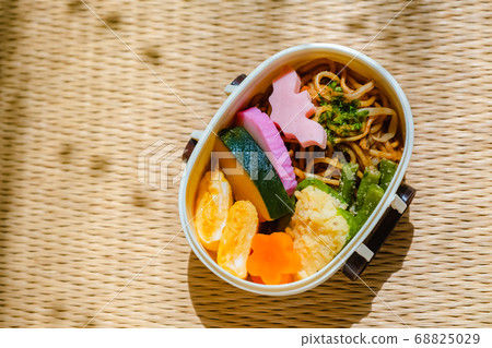 Handmade bento 68825029