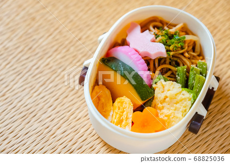 Handmade bento 68825036
