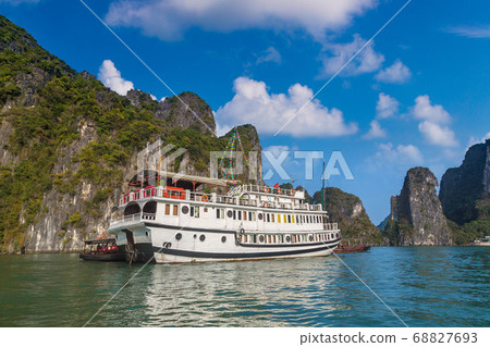 Halong bay, Vietnam 68827693