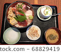 Seafood bowl lunch 68829419