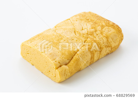 Sushi roll egg 68829569
