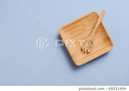 Wood plate background image 68831404