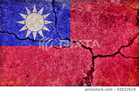 Dirty flag illustration (cracked concrete wall) / Taiwan 68832629