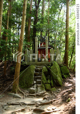Murou Ryogen Shrine, Tenno Iwato Place 68840515