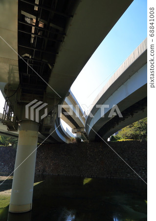 A three-dimensional highway over the stone walls of the remains of Edo Castle 68841008