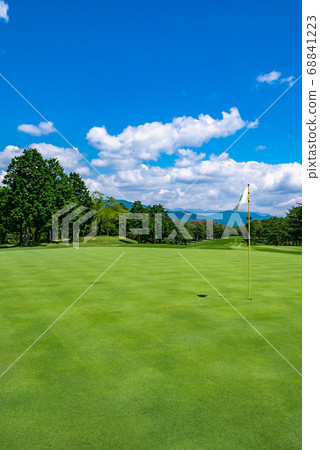 Golf course Golf course Putting green 68841223