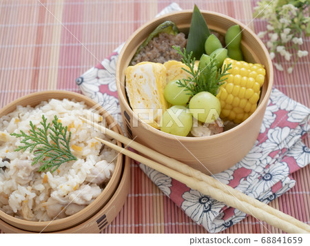 手工製作的便當便當午餐[米飯煮熟] 68841659