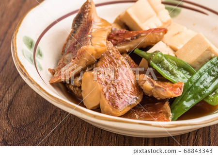 煮紅魚和豆腐 68843343