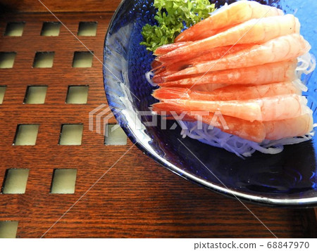 Sweet shrimp 4 68847970