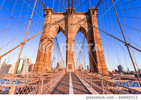 New York City, Manhattan and Brooklyn Bridge - USA 68848311