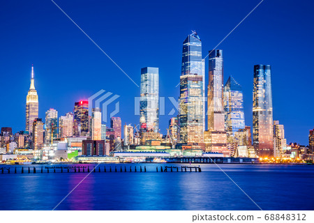 New York, United States - Manhattan skyline 68848312
