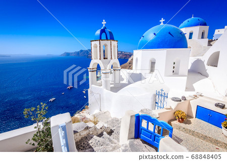 Oia, Santorini, Greece - Blue church and caldera 68848405