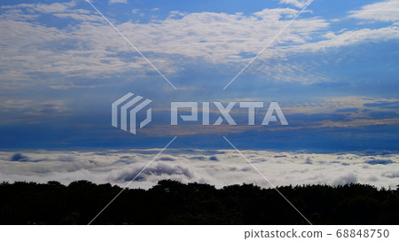 Scenery of the sea of clouds seen from Mt. Murone in Murone-cho, Ichinoseki City, Iwate Prefecture 68848750