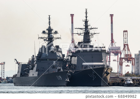 朝日號驅逐艦和掃雷母艦駛往浦賀 朝日號驅逐艦和掃雷母艦駛往浦賀 68849982
