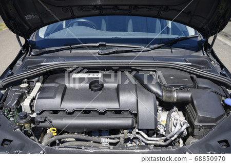Imported car engine room (6 in-line cleaned) 68850970