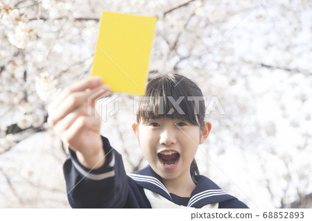 黃卡女初中學生 黃卡女初中學生 68852893