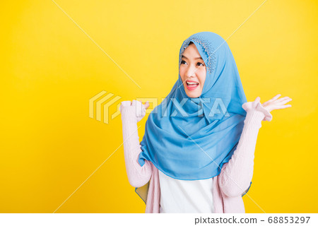 Asian Muslim Arab woman Islam wear veil she 68853297