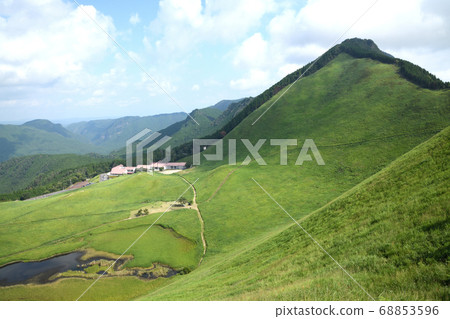 Summer of the Sogen Plateau 68853596