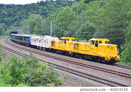 石勝線Ku內(Shin)DE15 + DE15 + Mani 50 + 2100系列Royal Express Hokkaido 石勝線Ku內(Shin)DE15 + DE15 + Mani 50 + 2100系列Royal Express Hokkaido 68854336