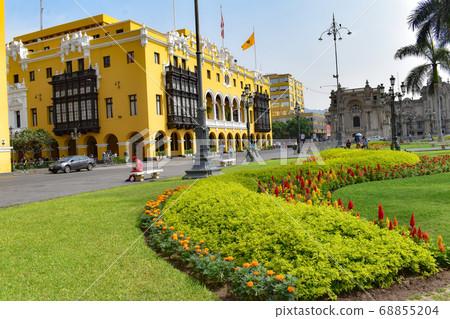 Lima Mayor Square 68855204
