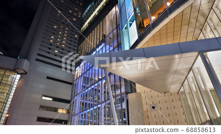 大阪市景觀，晚上赫比斯大阪和希爾頓酒店 68858613