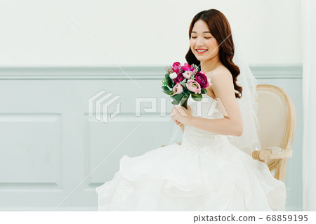 Happy Bride 68859195