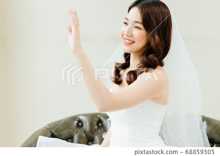 Happy Bride Happy Bride 68859305
