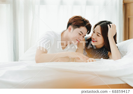 Happy couple 68859417