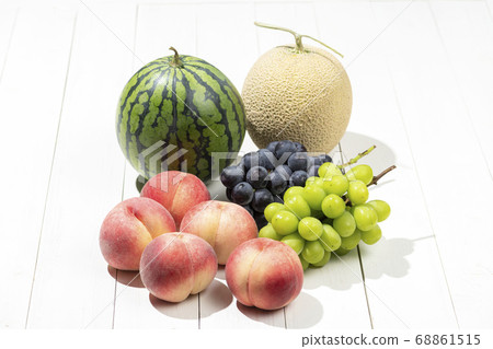 夏季水果(西瓜,甜瓜)夏季水果(西瓜,甜瓜,桃,蜜露麝香,桃,蜜露麝香貓,巨峰) 夏季水果(西瓜,甜瓜)夏季水果(西瓜,甜瓜,桃,蜜露麝香,桃,蜜露麝香貓,巨峰) 68861515