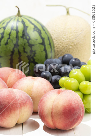 夏季水果（西瓜，甜瓜）夏季水果（西瓜，甜瓜，桃，蜜露麝香，桃，蜜露麝香貓，巨峰） 68861522