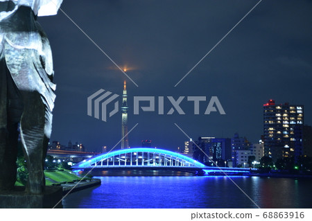 永久橋燈亮起 68863916