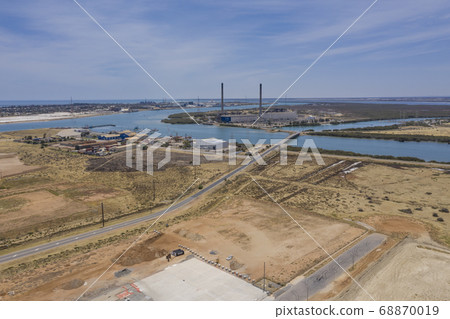 Aerial view of the Torrens Island power station in Port Adelaide in South Australia 68870019