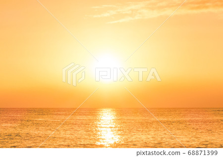 台灣墾丁國家公園白沙灣海灘日落 台灣墾丁國家公園白沙灣海灘日落 68871399