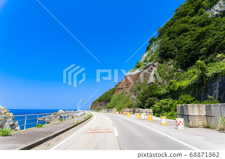 新潟縣村上市蘆屋岩礁集團Sunny Sasakawa流域和345號公路 新潟縣村上市蘆屋岩礁集團Sunny Sasakawa流域和345號公路 68871862