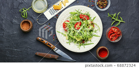 Green salad with sun dried tomato Green salad with sun dried tomato 68872324