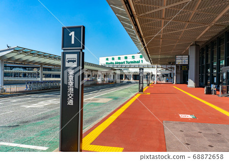 Narita Airport in the morning of Corona Narita Airport in the morning of Corona 68872658