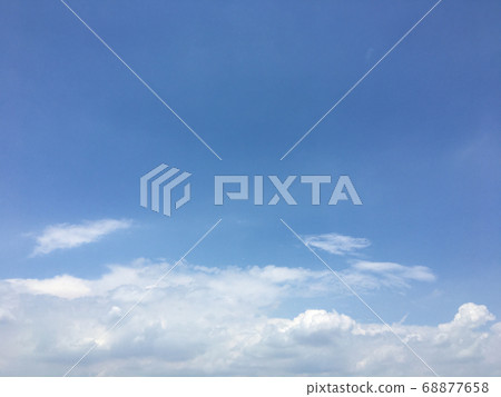Tokyo's sunny summer sky 68877658