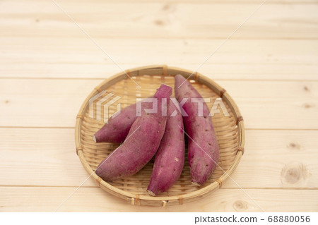 Sweet potato copy space 68880056