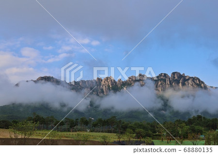 Ulsan Rock 68880135