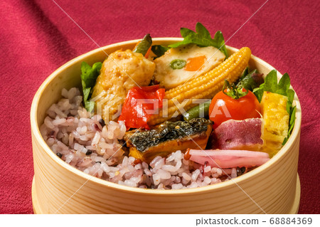 Japanese style famous lunch box (bento) Japanese style famous lunch box (bento) 68884369