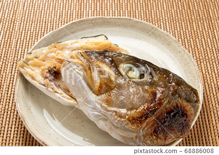 Amber salted amberjack. 68886008