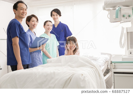 Medical personnel and patients Medical personnel and patients 68887527