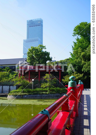 從天王寺公園的喚醒橋看到的大阪地標阿倍野遙 從天王寺公園的喚醒橋看到的大阪地標阿倍野遙 68888466