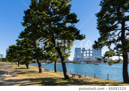 Odaiba as seen from Daiba Park 68891528